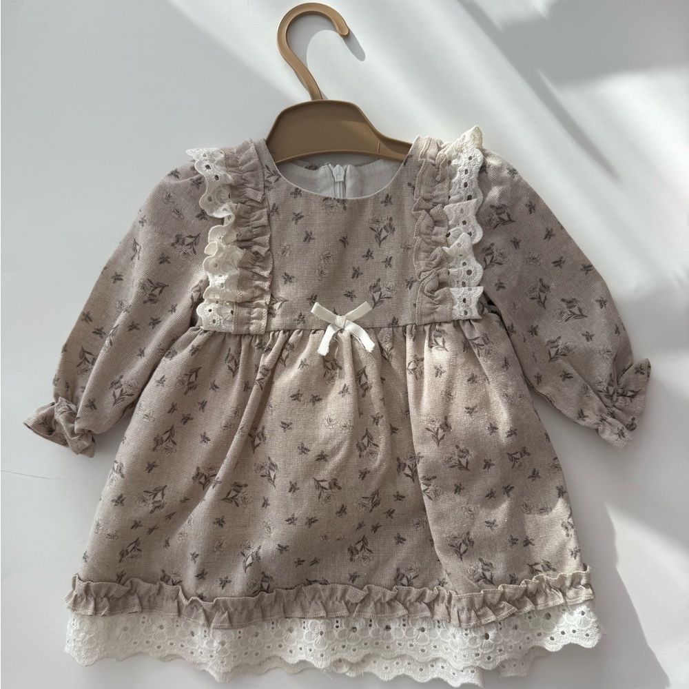 Adorable Floral Baby Dress 6M with Lace Details